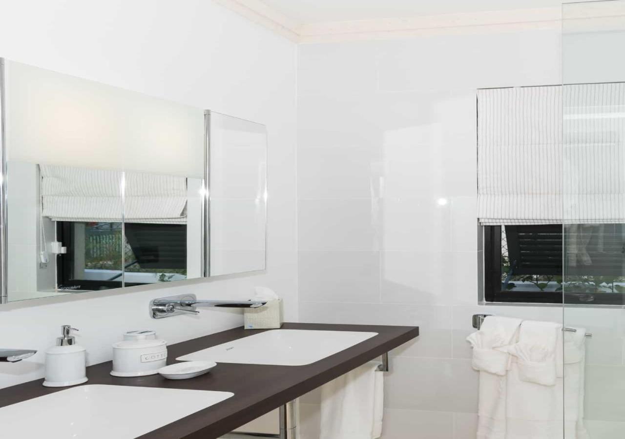 Mirador Barbados By Mc Luxury Rentals Saint James Eksteriør billede